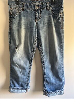 Maurices Light Blue Cropped Distressed Capris Size 9/10